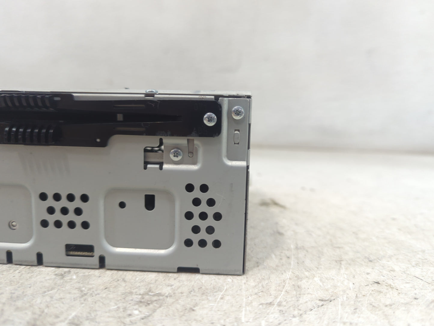2013-2015 Ford Fusion Radio AM FM Cd Player Receiver Replacement P/N:DS7T-19C107-BK Fits Fits 2013 2014 2015 OEM Used Auto P