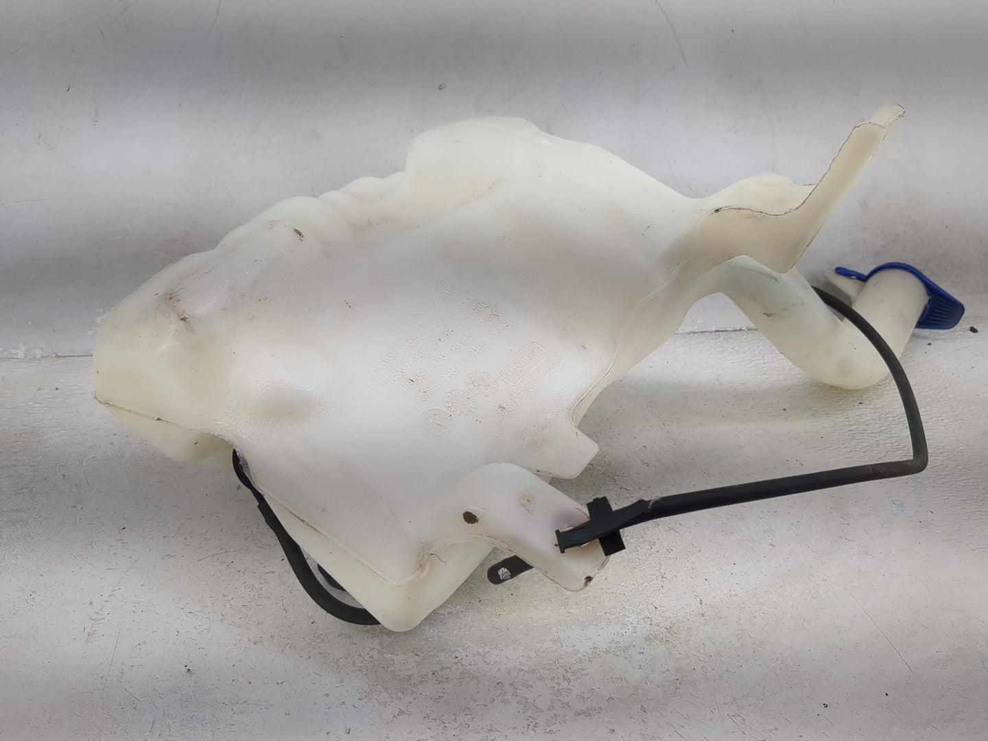 2013-2014 Ford Fusion Windshield Washer Fluid Reservoir Bottle Oem 1473977 - Oemusedautoparts1.com