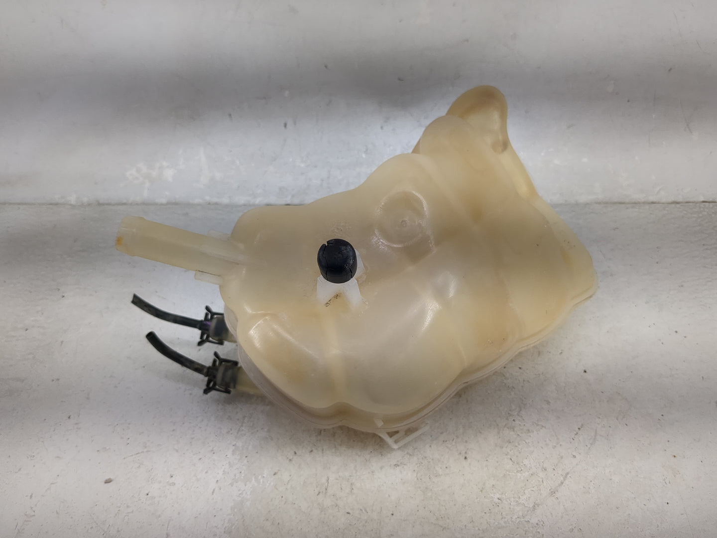 2013-2016 Ford Fusion Radiator Coolant Overflow Expansion Tank Bottle 1477182 - Oemusedautoparts1.com