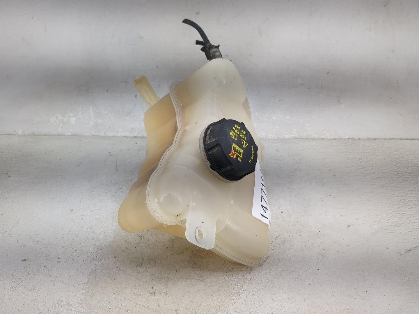 2013-2016 Ford Fusion Radiator Coolant Overflow Expansion Tank Bottle 1477182 - Oemusedautoparts1.com