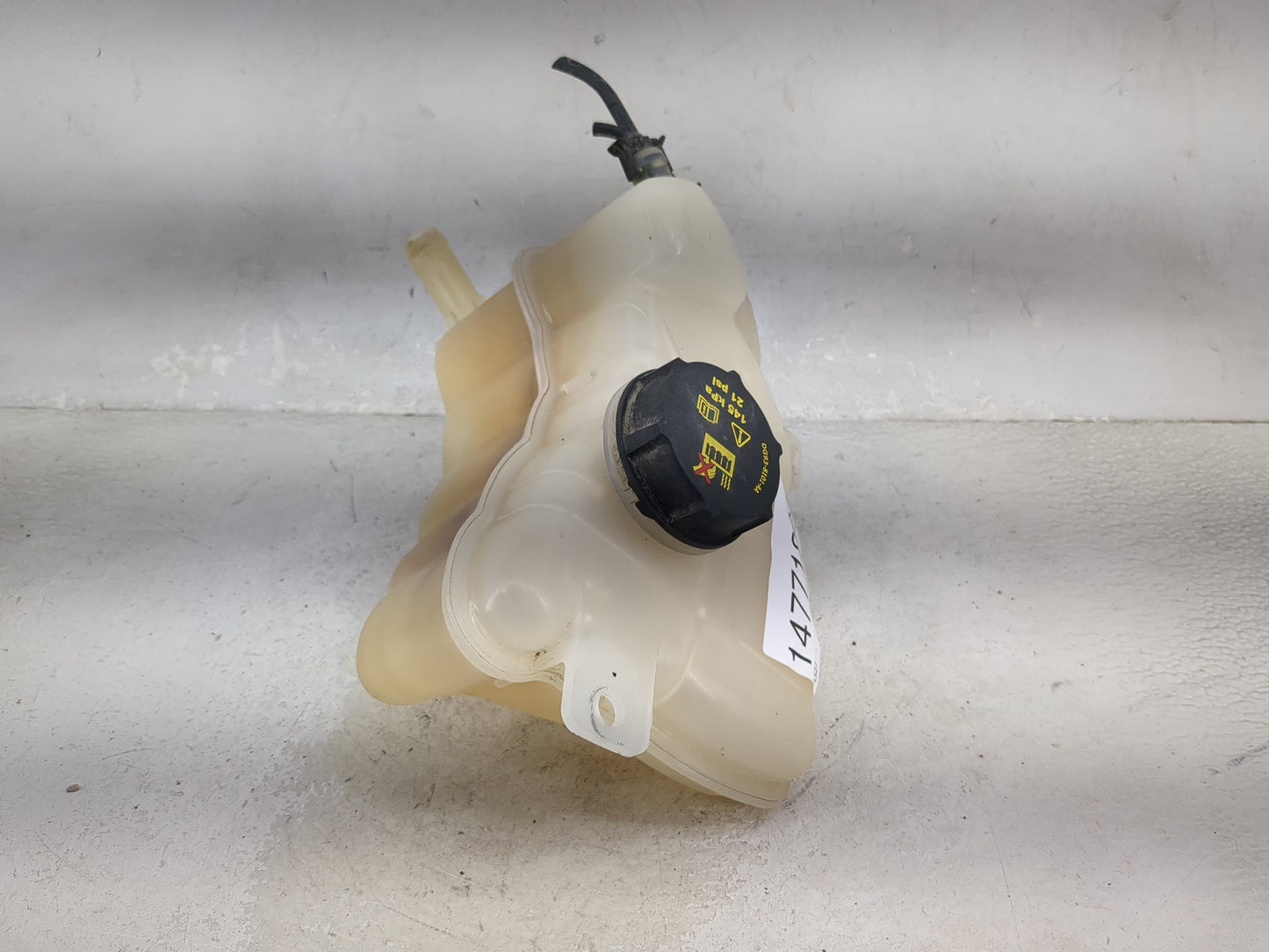 2013-2016 Ford Fusion Radiator Coolant Overflow Expansion Tank Bottle 1477182 - Oemusedautoparts1.com