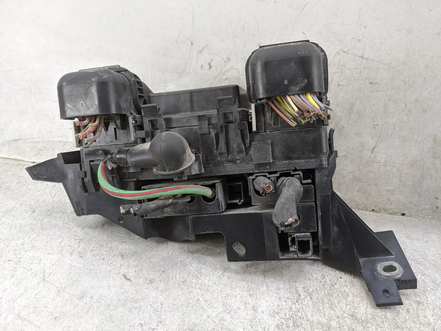 2013-2014 Ford Fusion Fusebox Fuse Box Panel Relay Module Fits Fits 2013 2014 OEM Used Auto Parts - Oemusedautoparts1.com