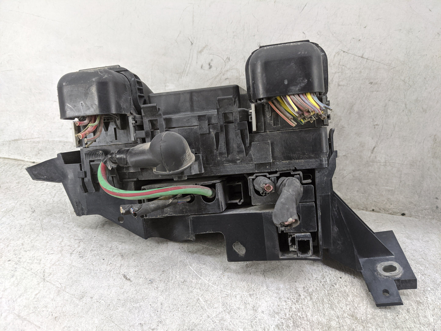 2013-2014 Ford Fusion Fusebox Fuse Box Panel Relay Module Fits Fits 2013 2014 OEM Used Auto Parts - Oemusedautoparts1.com