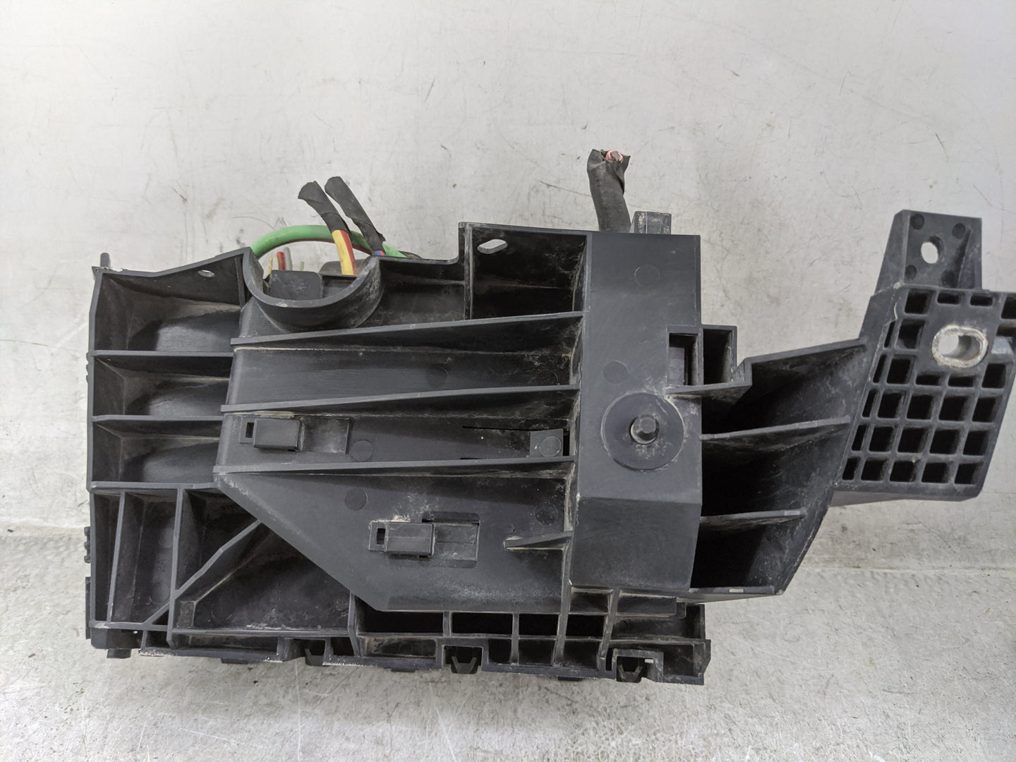 2013-2014 Ford Fusion Fusebox Fuse Box Panel Relay Module Fits Fits 2013 2014 OEM Used Auto Parts - Oemusedautoparts1.com