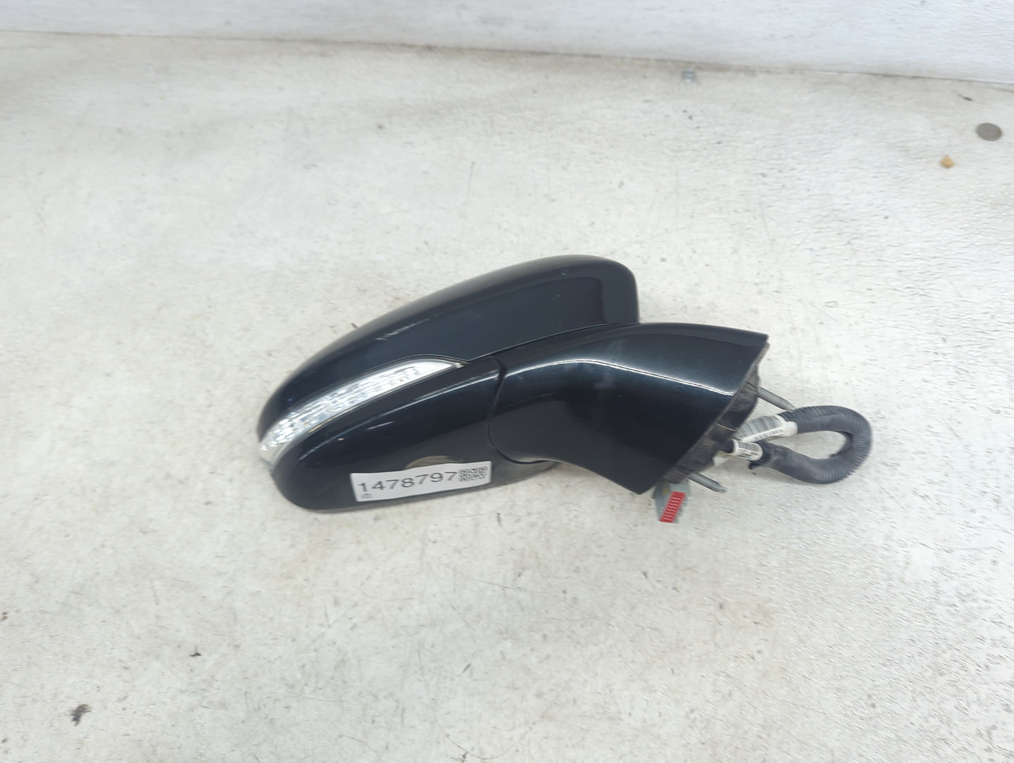 2013-2014 Ford Fusion Passenger Side View Mirror - Right Door Mirror OEM Used - Oemusedautoparts1.com