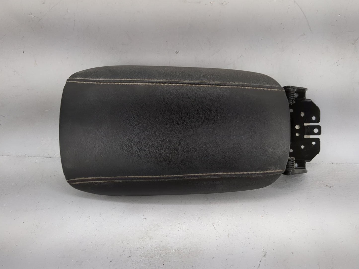 2014 Ford Fusion Center Console Armrest Cover Lid P/N:L0210263AA08FT7 Fits OEM Used Auto Parts - Oemusedautoparts1.com