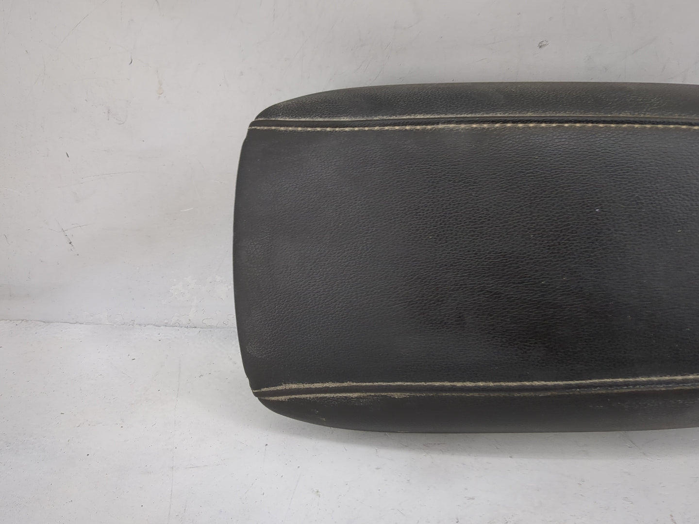 2014 Ford Fusion Center Console Armrest Cover Lid P/N:L0210263AA08FT7 Fits OEM Used Auto Parts - Oemusedautoparts1.com