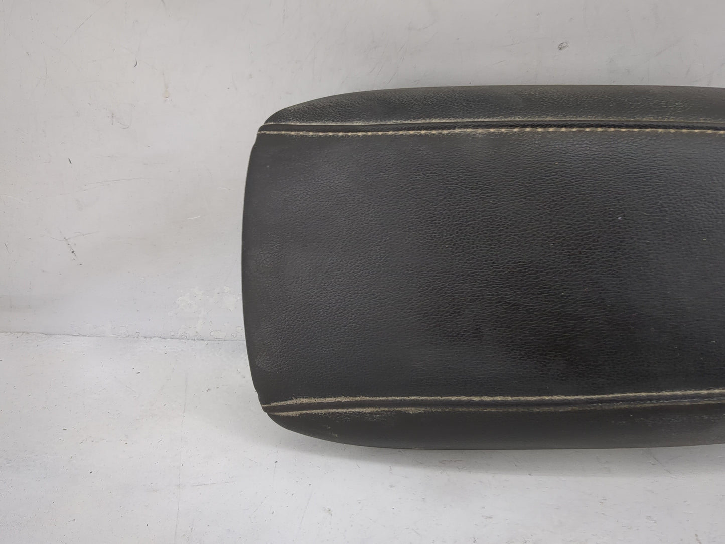 2014 Ford Fusion Center Console Armrest Cover Lid P/N:L0210263AA08FT7 Fits OEM Used Auto Parts - Oemusedautoparts1.com