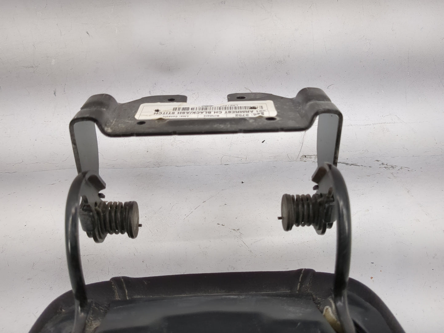 2014 Ford Fusion Center Console Armrest Cover Lid P/N:L0210263AA08FT7 Fits OEM Used Auto Parts - Oemusedautoparts1.com