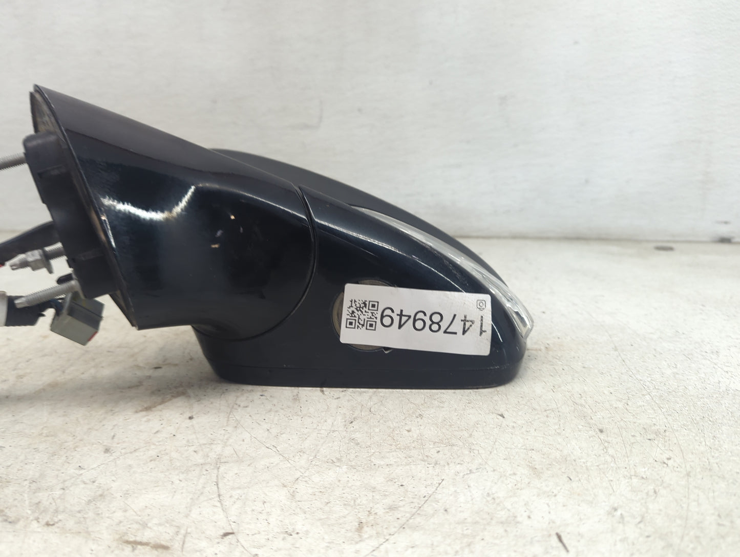 2013-2014 Ford Fusion Driver Side View Mirror - Left Door Mirror OEM Used - Oemusedautoparts1.com