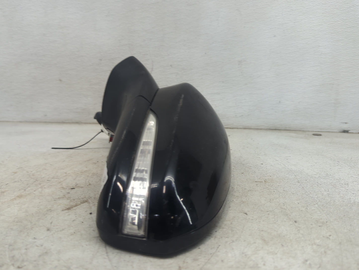 2013-2014 Ford Fusion Driver Side View Mirror - Left Door Mirror OEM Used - Oemusedautoparts1.com