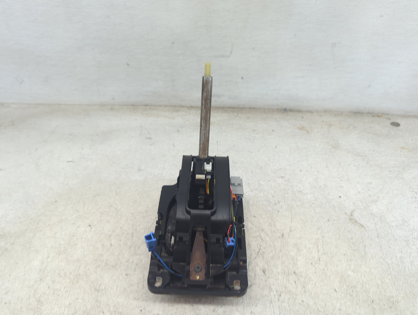 2014 Ford Fusion Floor Console Assembly Shifter 1480495 - Oemusedautoparts1.com