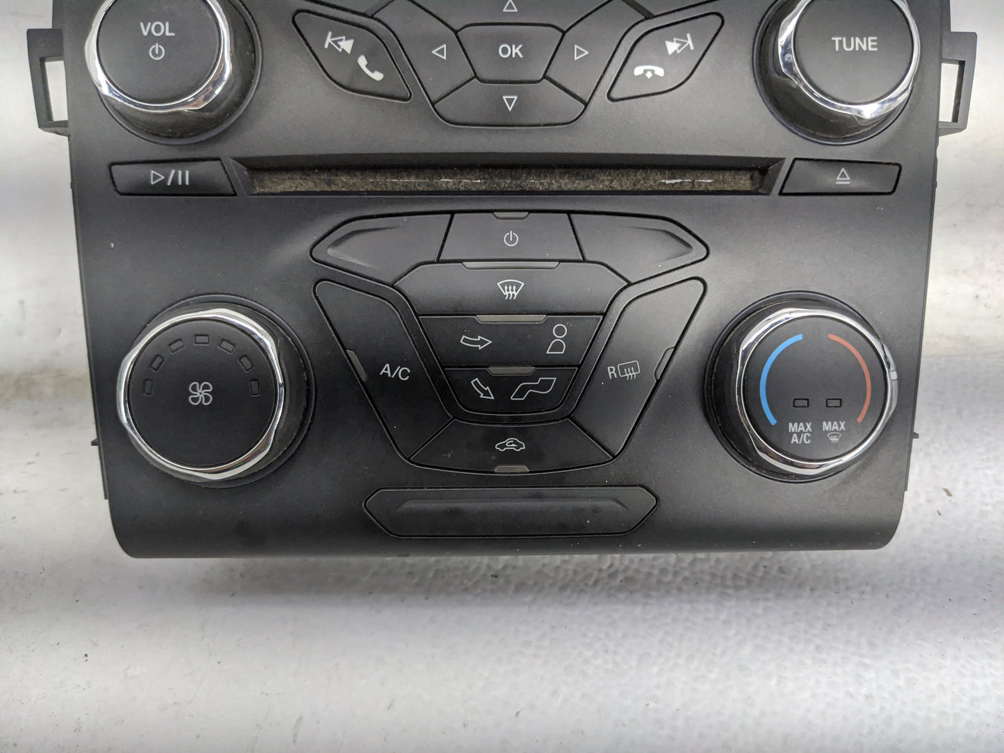 2014-2014 Ford Fusion Radio Control Panel 1483039 - Oemusedautoparts1.com