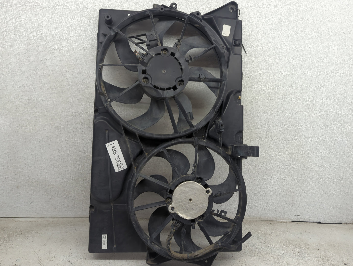 2014 Ford Fusion Electric Radiator Cooling Fan Motor Assembly P/N:DG9B-8C607-CB Fits OEM Used Auto Parts - Oemusedautoparts1