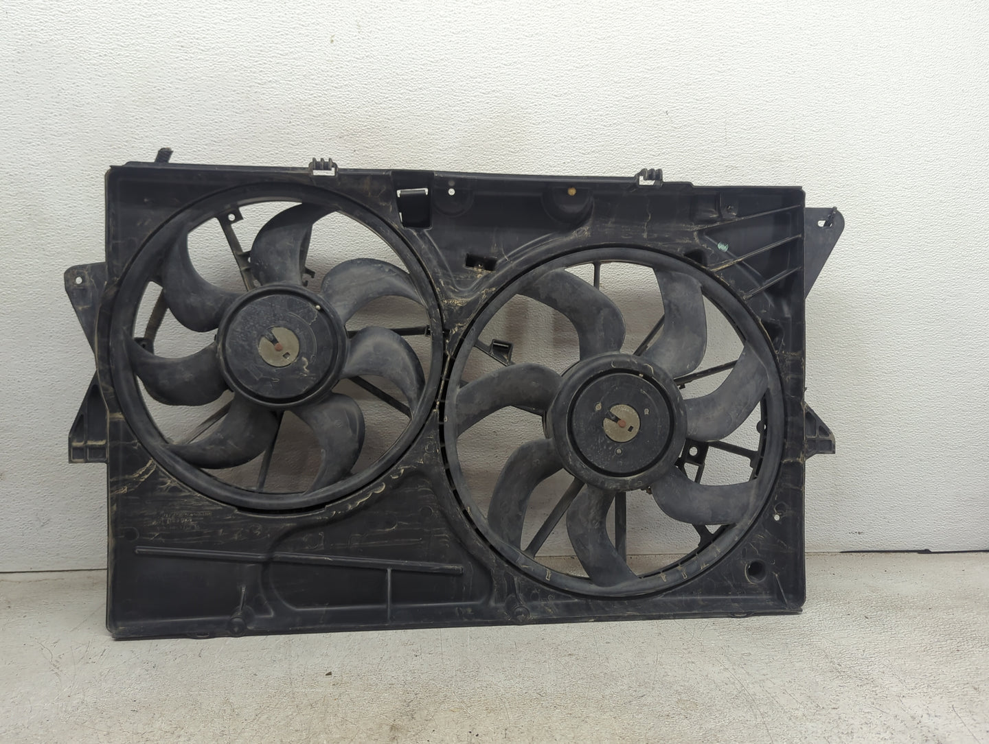 2014 Ford Fusion Electric Radiator Cooling Fan Motor Assembly P/N:DG9B-8C607-CB Fits OEM Used Auto Parts - Oemusedautoparts1
