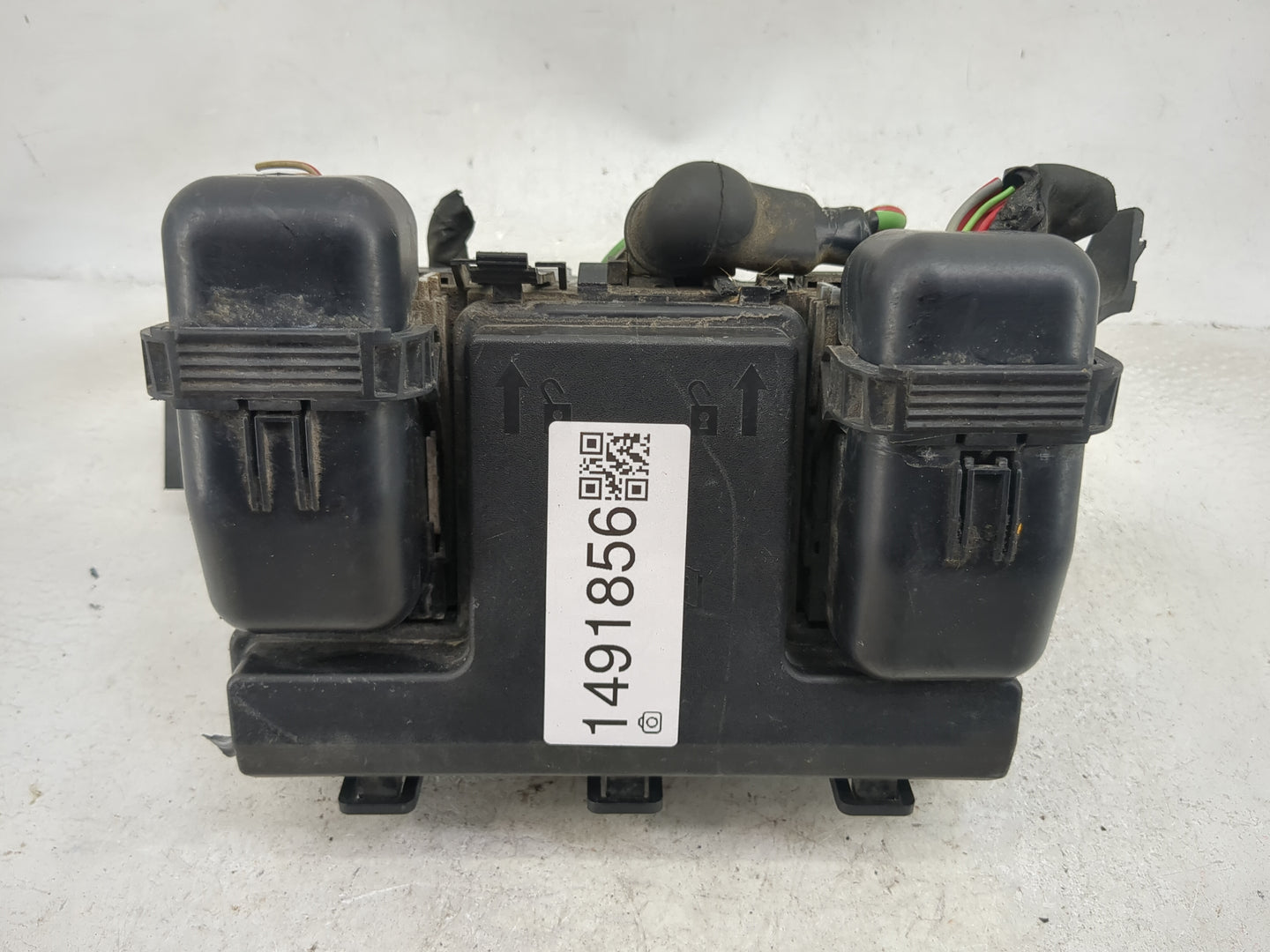 2013-2014 Ford Fusion Fusebox Fuse Box Panel Relay Module P/N:DG9T14A075AA BT2T-14B192-AA, BT2T-14B192-BA Fits Fits 2013 201