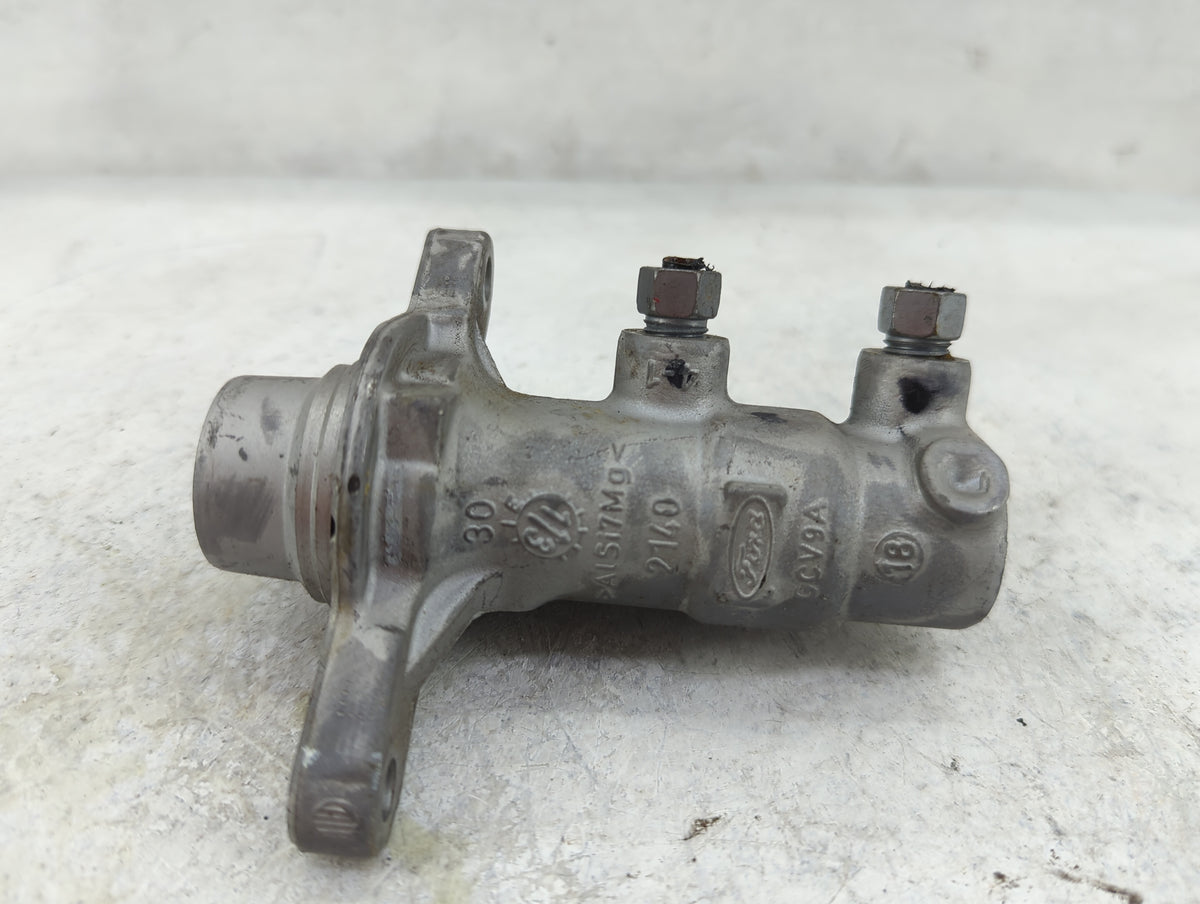2013-2016 Ford Fusion Brake Master Cylinder 1498910 - Oemusedautoparts1.com