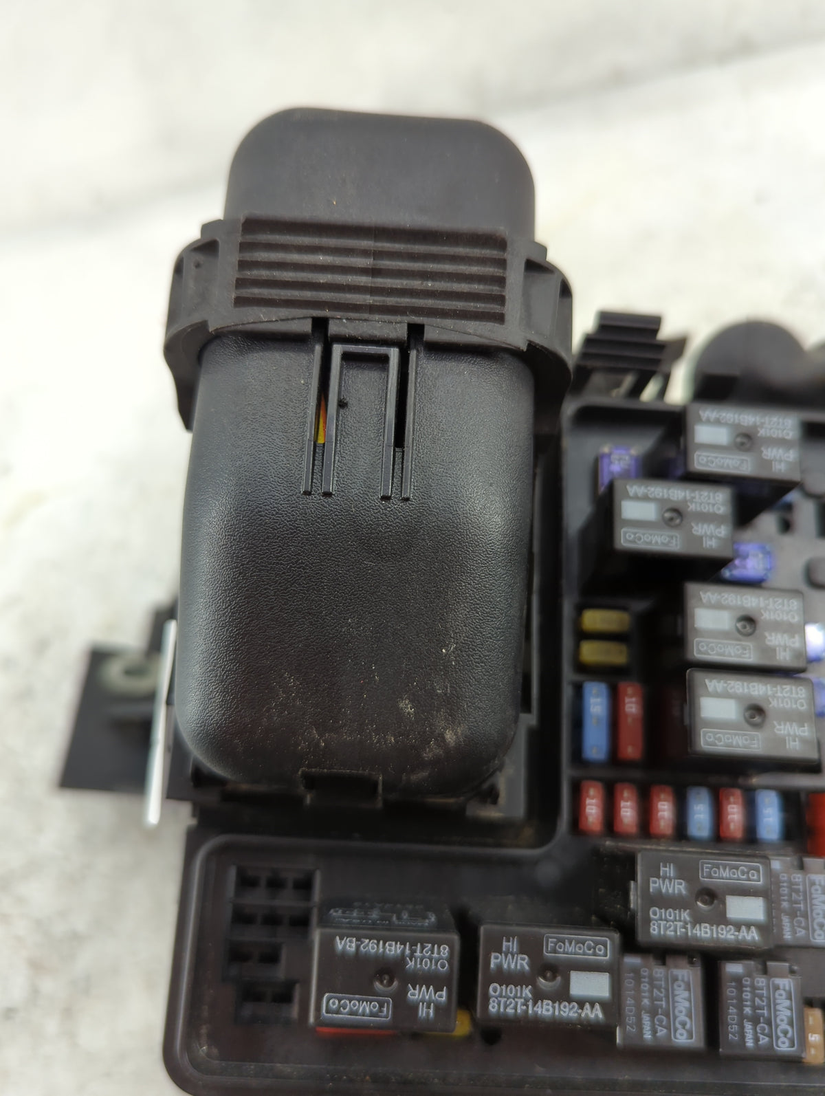 2013-2014 Ford Fusion Fusebox Fuse Box Panel Relay Module P/N:8T2T-14B192-AA 8T2T-CA Fits Fits 2013 2014 OEM Used Auto Parts