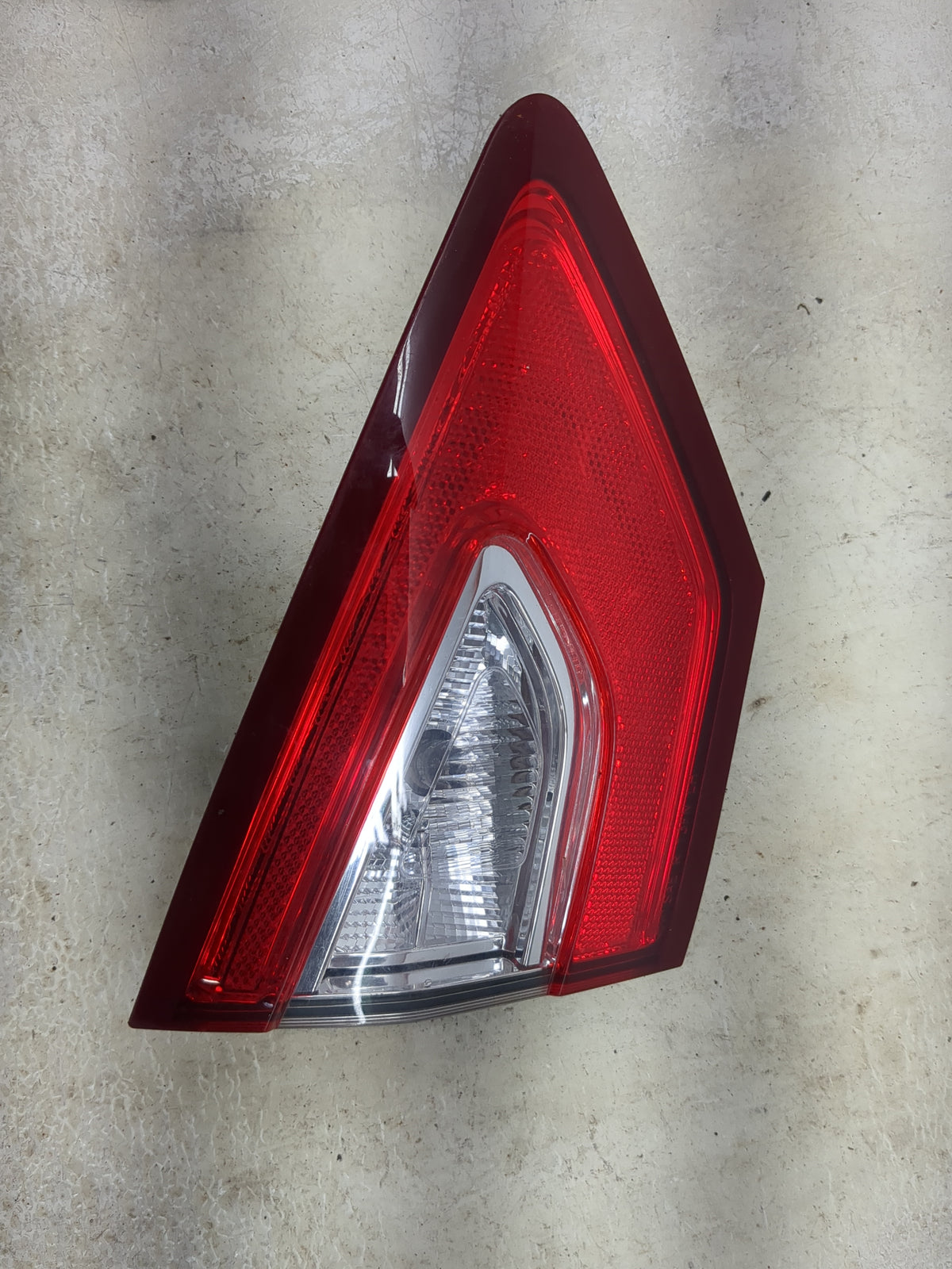 2013-2016 Ford Fusion Driver Left Side Deck Lid Mounted Tail Light 1512874 - Oemusedautoparts1.com