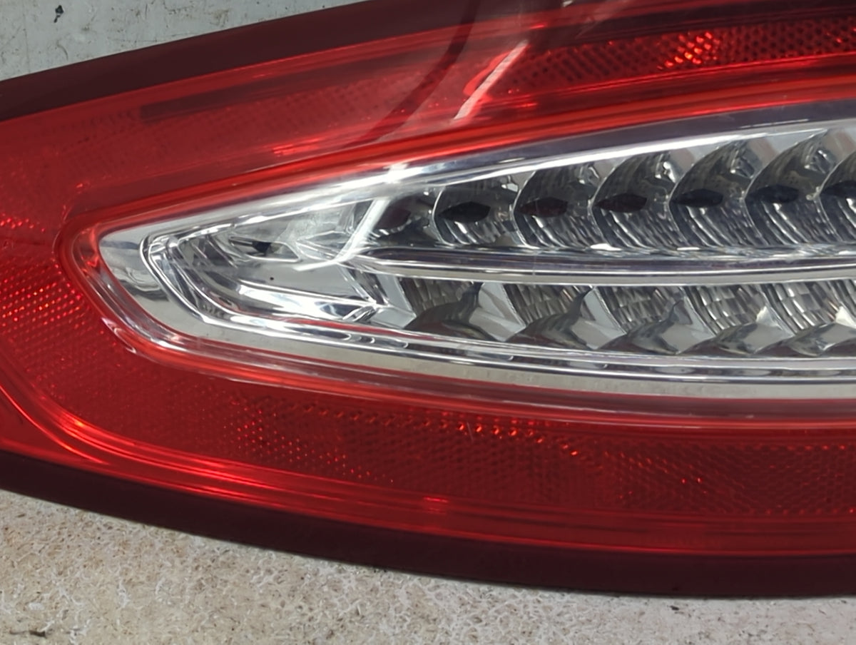 2013-2016 Ford Fusion Driver Left Side Deck Lid Mounted Tail Light 1517746 - Oemusedautoparts1.com