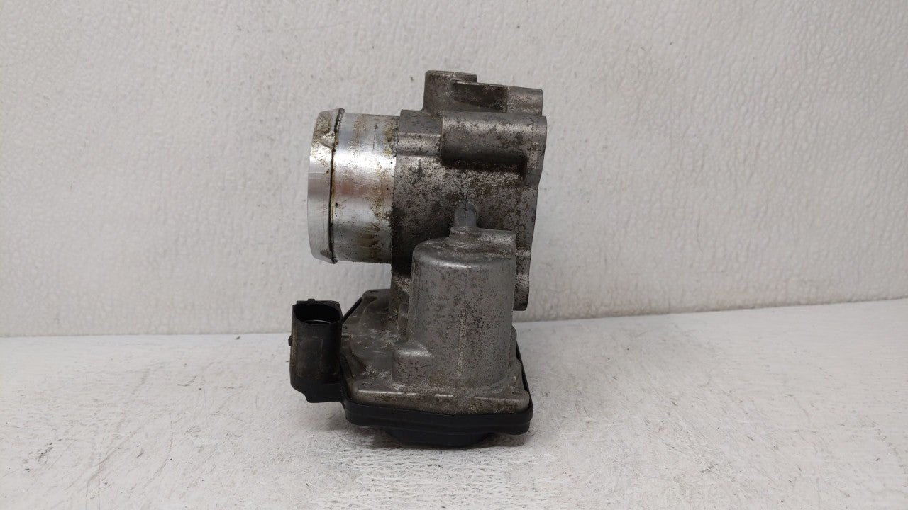 2014-2019 Ford Fusion Throttle Body P/N:DS7G-9E991-BB DS7G-9F991-CA Fits Fits 2014 2015 2016 2017 2018 2019 OEM Used Auto Pa