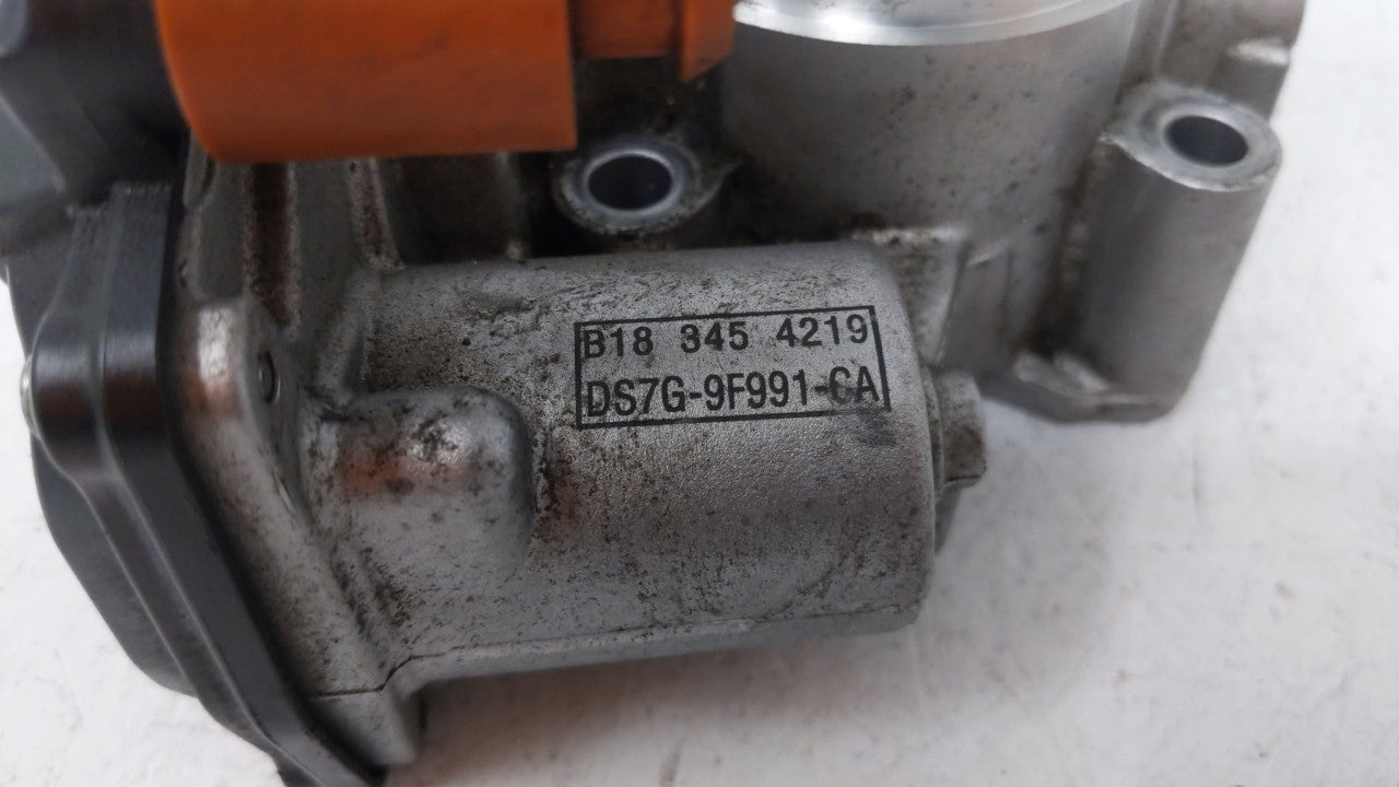 2014-2019 Ford Fusion Throttle Body P/N:DS7G-9E991-BB DS7G-9F991-CA Fits Fits 2014 2015 2016 2017 2018 2019 OEM Used Auto Pa