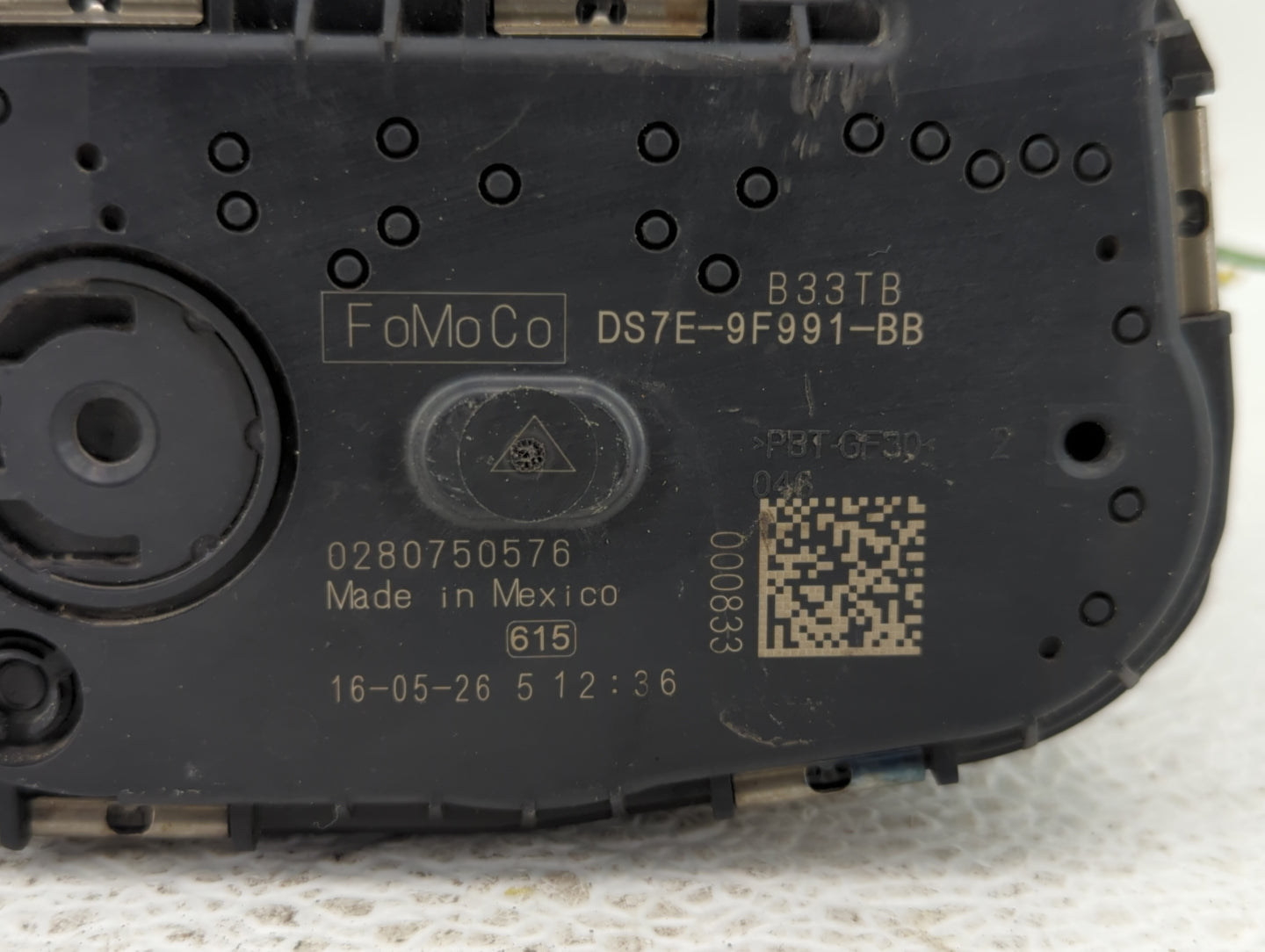 2014-2019 Ford Fusion Throttle Body P/N:0 280 750 566 DS7E-9F991-BB Fits Fits 2014 2015 2016 2017 2018 2019 OEM Used Auto Pa