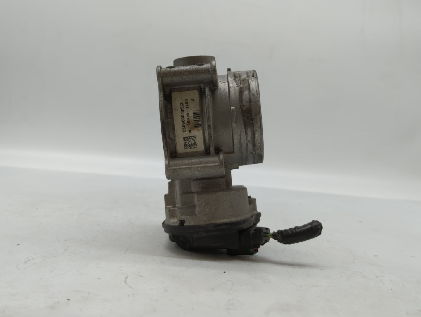 2013-2019 Ford Fusion Throttle Body P/N:DS7E-9F991-AK DS7E-9F991-AD Fits Fits 2013 2014 2015 2016 2017 2018 2019 2020 OEM Us