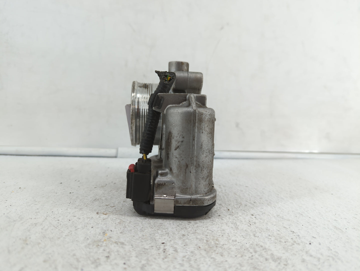 2014-2019 Ford Fusion Throttle Body P/N:0 280 750 566 DS7E-9F991-BB Fits Fits 2014 2015 2016 2017 2018 2019 OEM Used Auto Pa