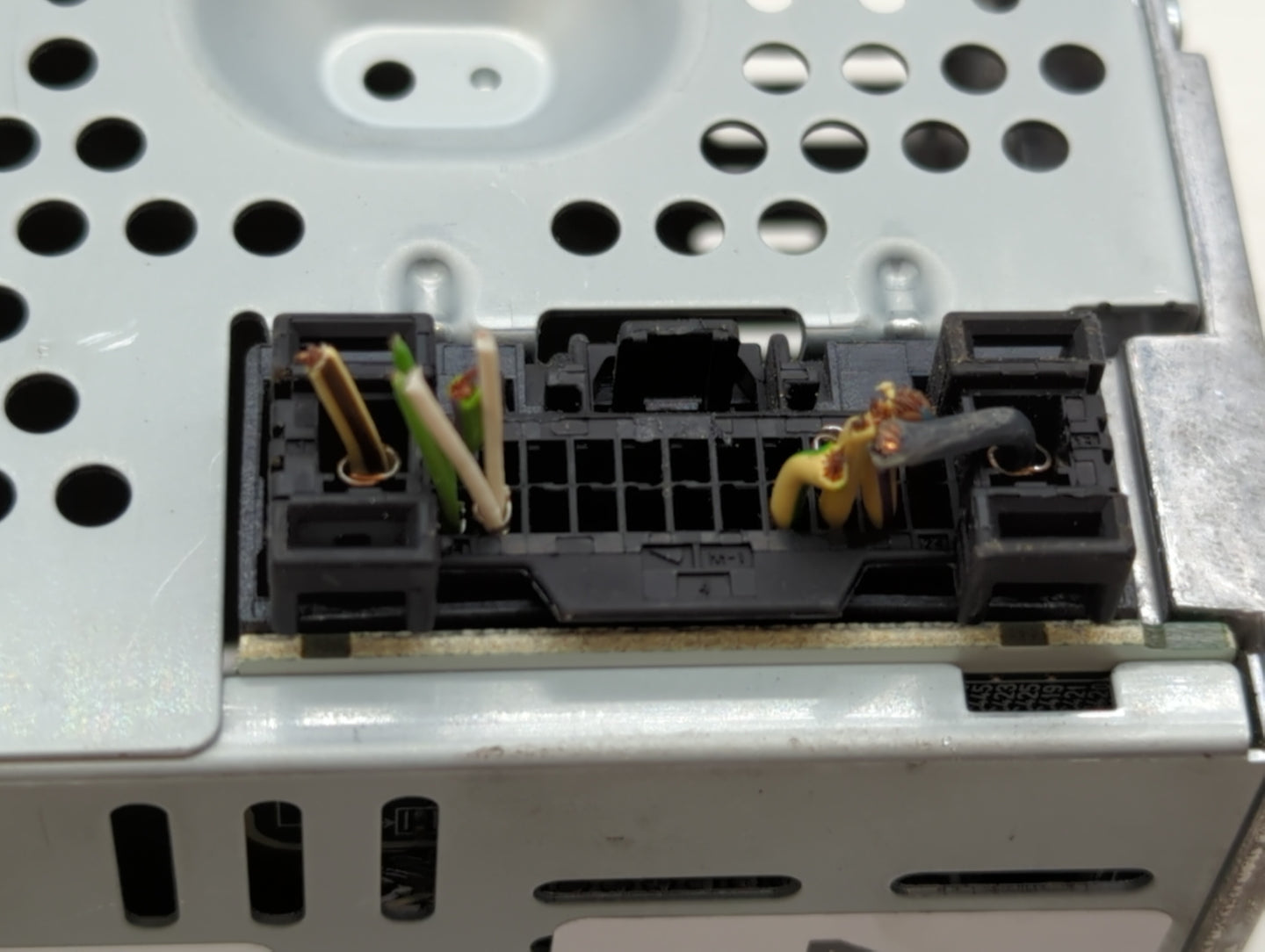 2017-2020 Ford Fusion Am Fm Cd Player Radio Receiver - Oemusedautoparts1.com