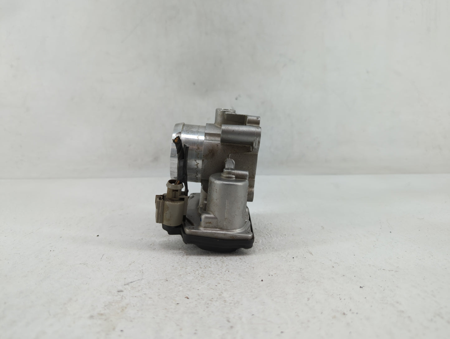 2014-2020 Ford Fusion Throttle Body P/N:DS7G-9F991-BB DS7G-9F991-CA Fits Fits 2014 2015 2016 2017 2018 2019 2020 OEM Used Au