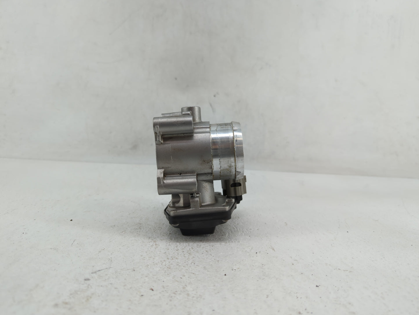 2014-2020 Ford Fusion Throttle Body P/N:DS7G-9F991-BB DS7G-9F991-CA Fits Fits 2014 2015 2016 2017 2018 2019 2020 OEM Used Au