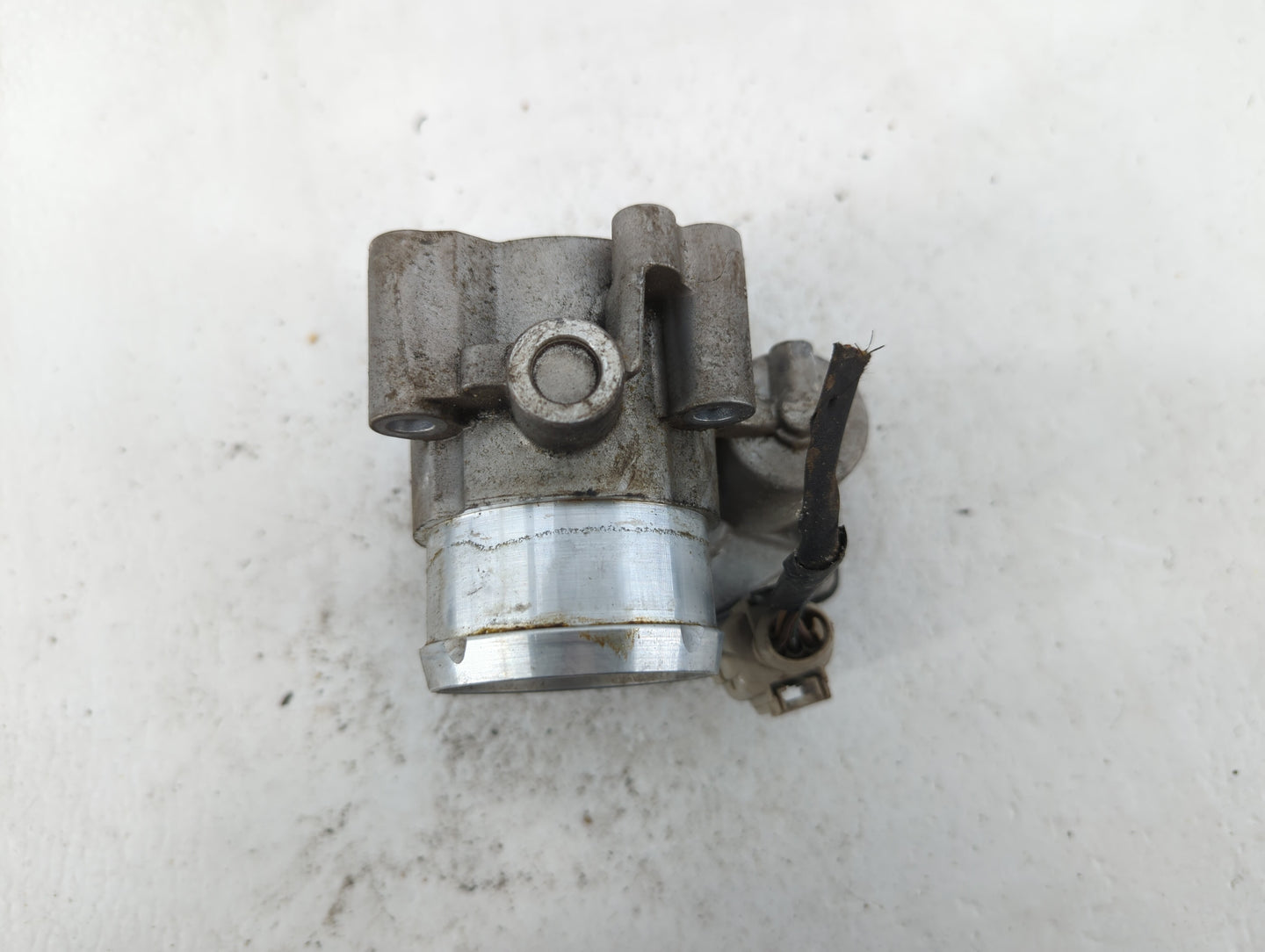 2014-2020 Ford Fusion Throttle Body P/N:DS7G-9F991-BB DS7G-9F991-CA Fits Fits 2014 2015 2016 2017 2018 2019 2020 OEM Used Au