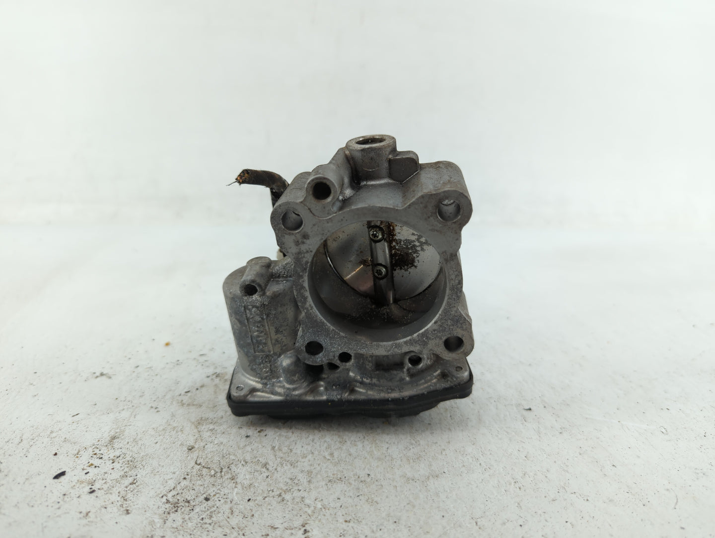 2014-2020 Ford Fusion Throttle Body P/N:DS7G-9F991-BB DS7G-9F991-CA Fits Fits 2014 2015 2016 2017 2018 2019 2020 OEM Used Au