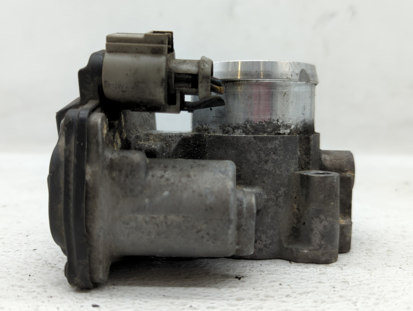 2014-2020 Ford Fusion Throttle Body P/N:DS7G-9F991-BB DS7G-9F991-CA Fits Fits 2014 2015 2016 2017 2018 2019 2020 OEM Used Au
