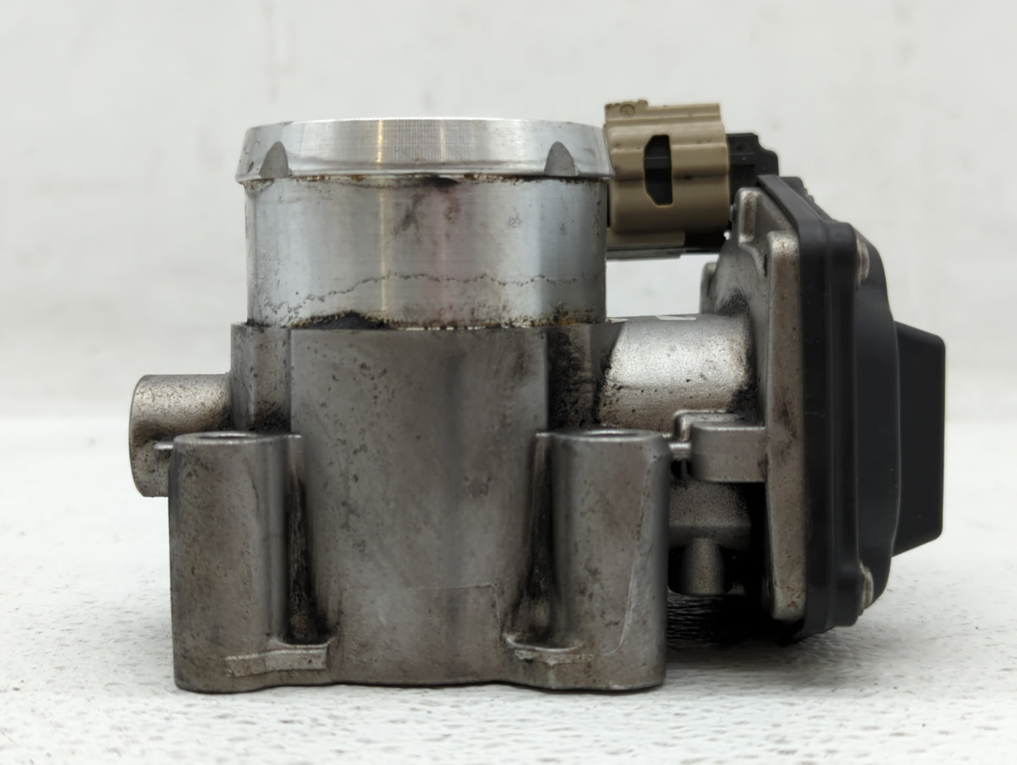 2014-2020 Ford Fusion Throttle Body P/N:DS7G-9F991-BB DS7G-9F991-CA Fits Fits 2014 2015 2016 2017 2018 2019 2020 OEM Used Au