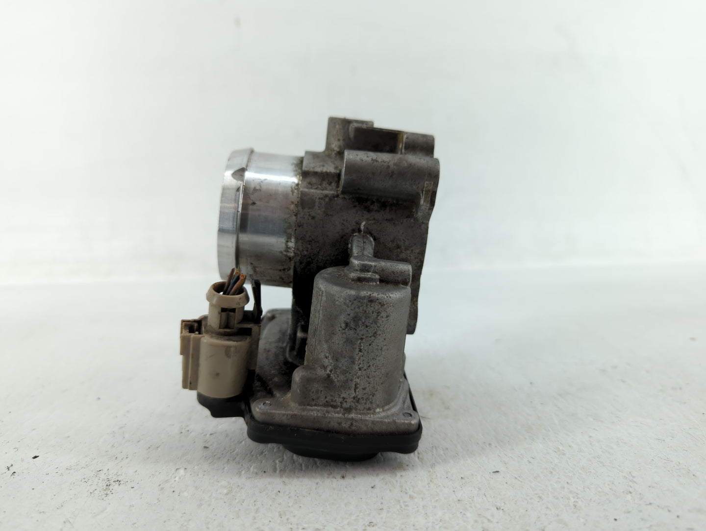 2014-2020 Ford Fusion Throttle Body P/N:DS7G-9F991-BB DS7G-9F991-CA Fits Fits 2014 2015 2016 2017 2018 2019 2020 OEM Used Au