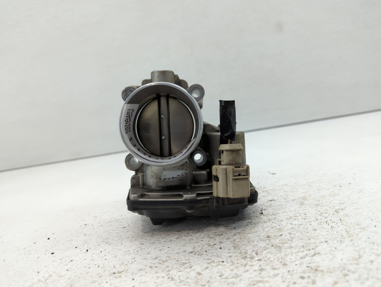 2014-2020 Ford Fusion Throttle Body P/N:DS7G-9F991-BB Fits Fits 2014 2015 2016 2017 2018 2019 2020 OEM Used Auto Parts - Oem