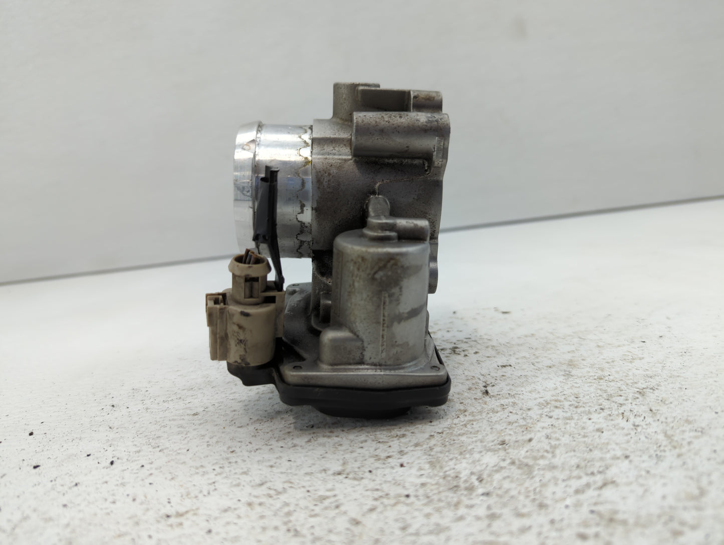 2014-2020 Ford Fusion Throttle Body P/N:DS7G-9F991-BB Fits Fits 2014 2015 2016 2017 2018 2019 2020 OEM Used Auto Parts - Oem