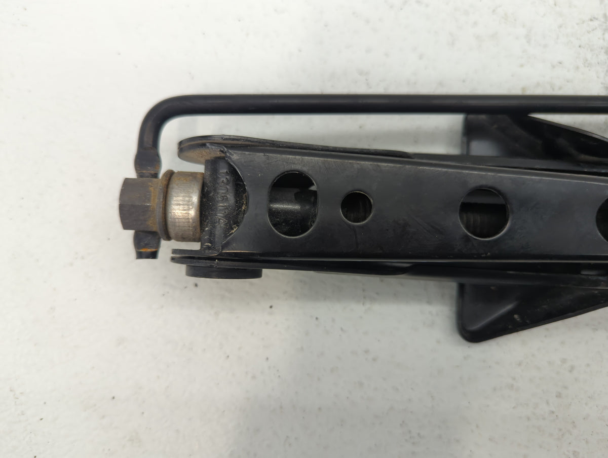 2014 Ford Fusion Spare Scissor Car Jack 499050 - Oemusedautoparts1.com