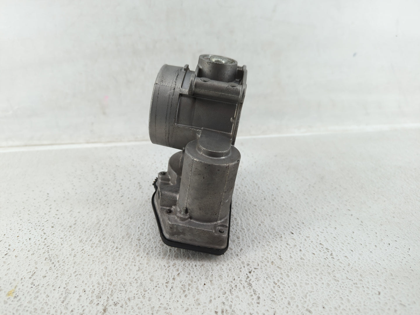 2013-2020 Ford Fusion Throttle Body P/N:DS7E-9F991-AF Fits Fits 2013 2014 2015 2016 2017 2018 2019 2020 2021 2022 OEM Used A
