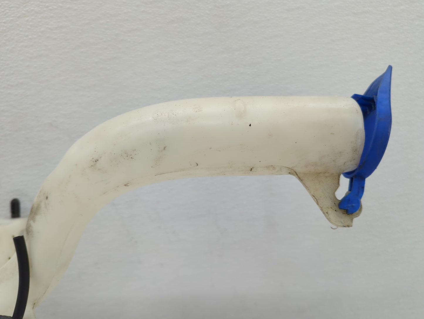 2013-2014 Ford Fusion Windshield Washer Fluid Reservoir Bottle Oem - Oemusedautoparts1.com