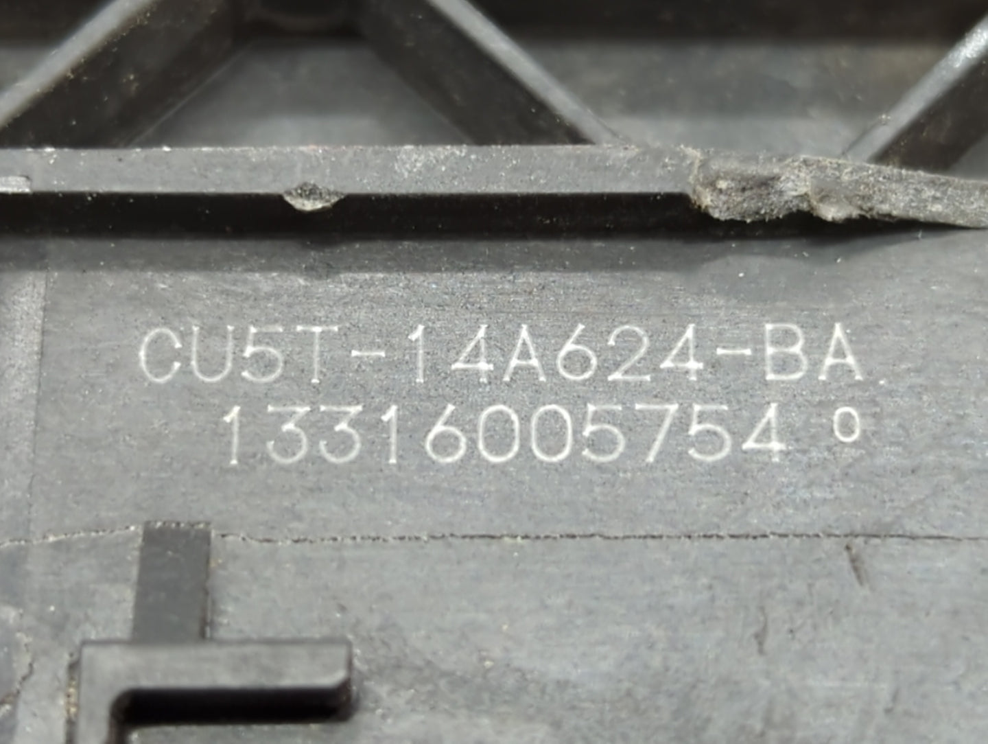 2014 Ford Fusion PCM Engine Control Computer ECU ECM PCU OEM P/N:DG1A-12B684-AB ES7A-12A650-ND, HJ7A-12A650-APA Fits OEM Use