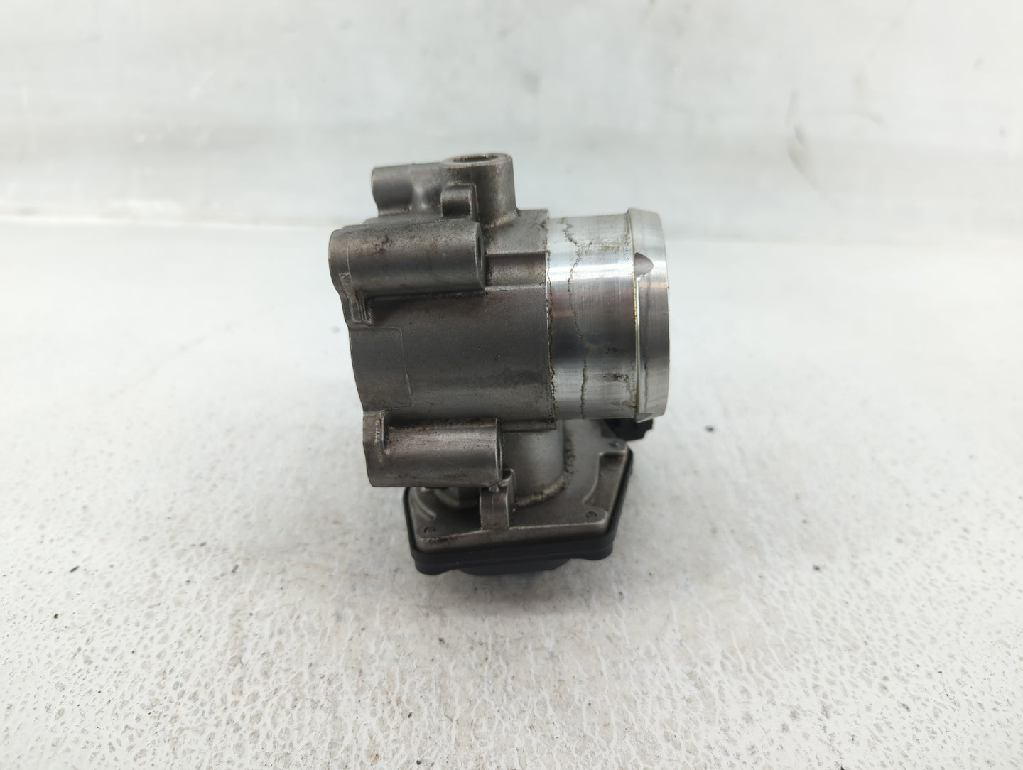 2014-2020 Ford Fusion Throttle Body P/N:DS7G-9F991-BB Fits Fits 2014 2015 2016 2017 2018 2019 2020 OEM Used Auto Parts - Oem