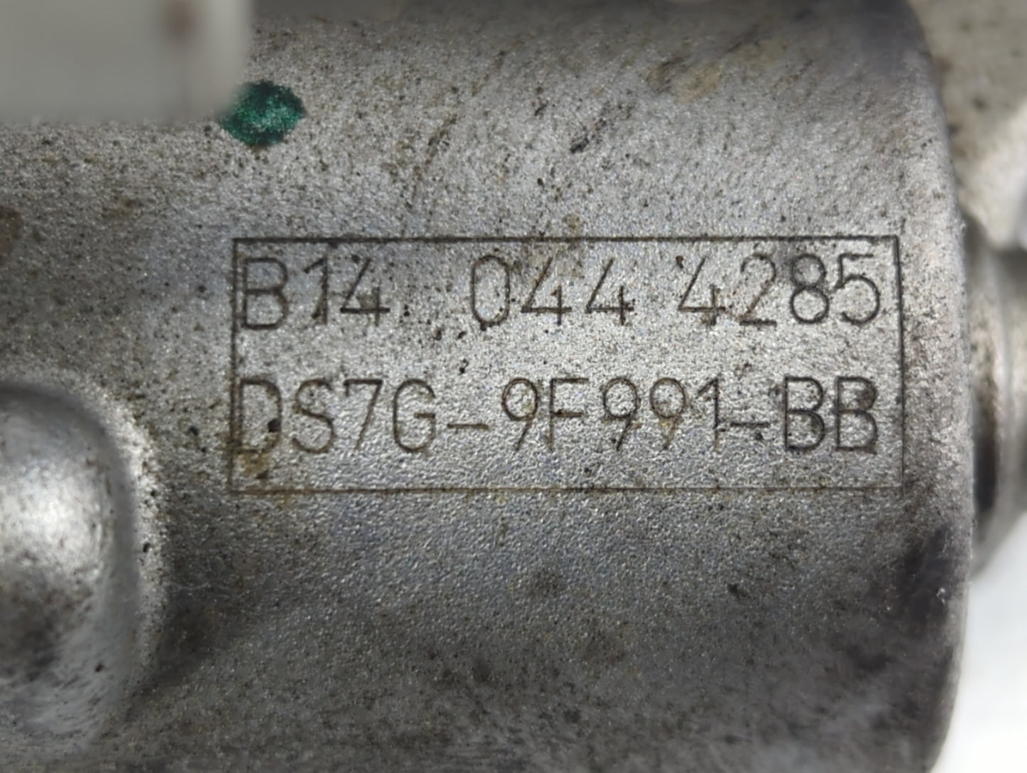 2014-2020 Ford Fusion Throttle Body P/N:B14 044 4285 DS7G-9F991-BB Fits Fits 2014 2015 2016 2017 2018 2019 2020 OEM Used Aut