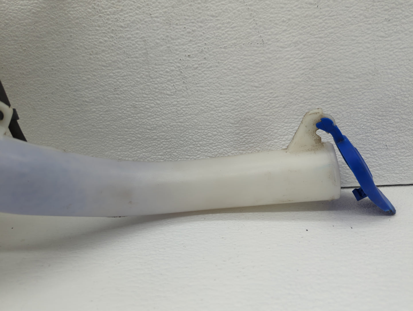 2013-2014 Ford Fusion Windshield Washer Fluid Reservoir Bottle Oem - Oemusedautoparts1.com