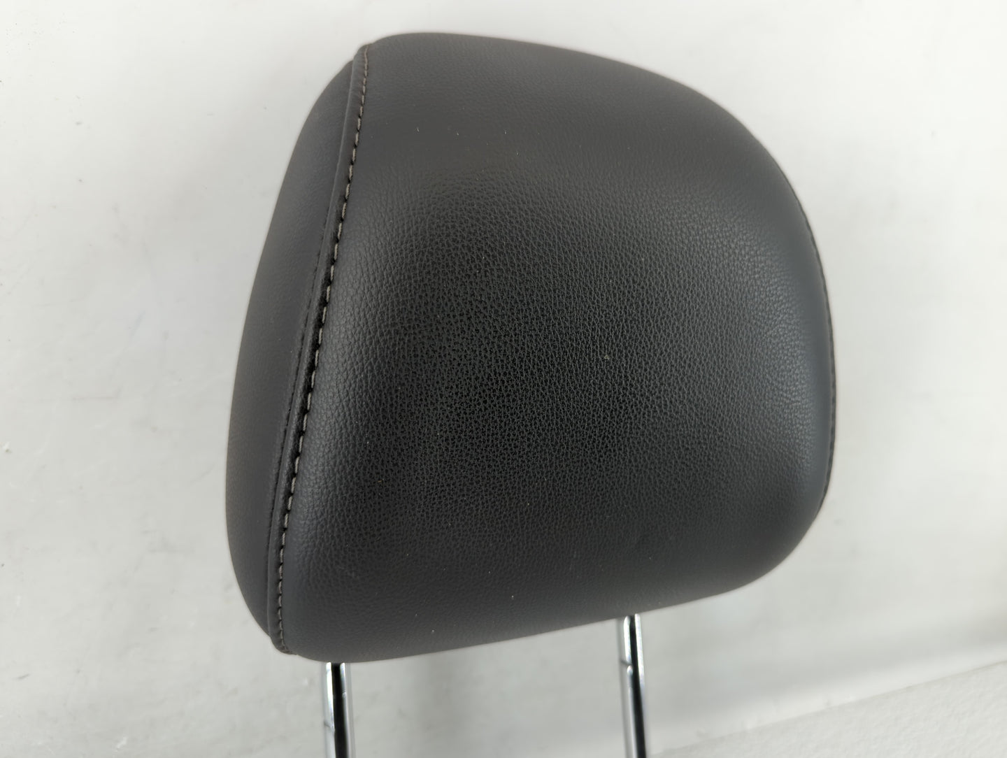 2014 Ford Fusion Headrest Head Rest Front Driver Passenger Seat Fits Fits 1999 2000 2001 2002 OEM Used Auto Parts - Oemuseda