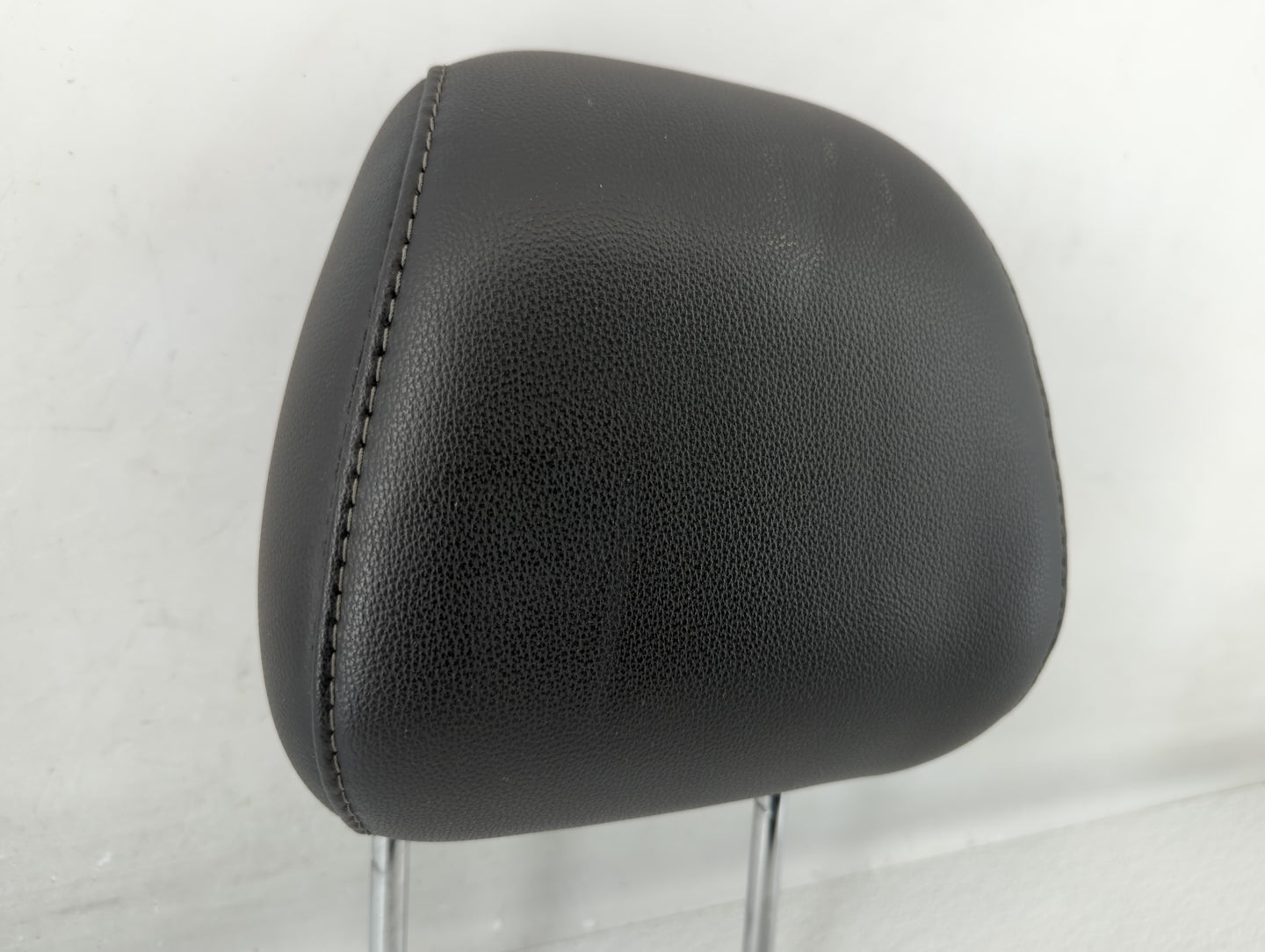 2014 Ford Fusion Headrest Head Rest Front Driver Passenger Seat Fits Fits 1999 2000 2001 2002 OEM Used Auto Parts - Oemuseda