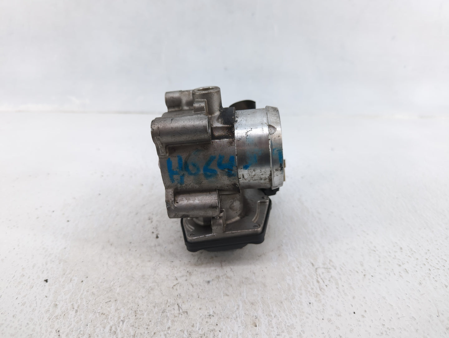 2014-2020 Ford Fusion Throttle Body P/N:DS7G-9F991-BB Fits Fits 2014 2015 2016 2017 2018 2019 2020 OEM Used Auto Parts - Oem