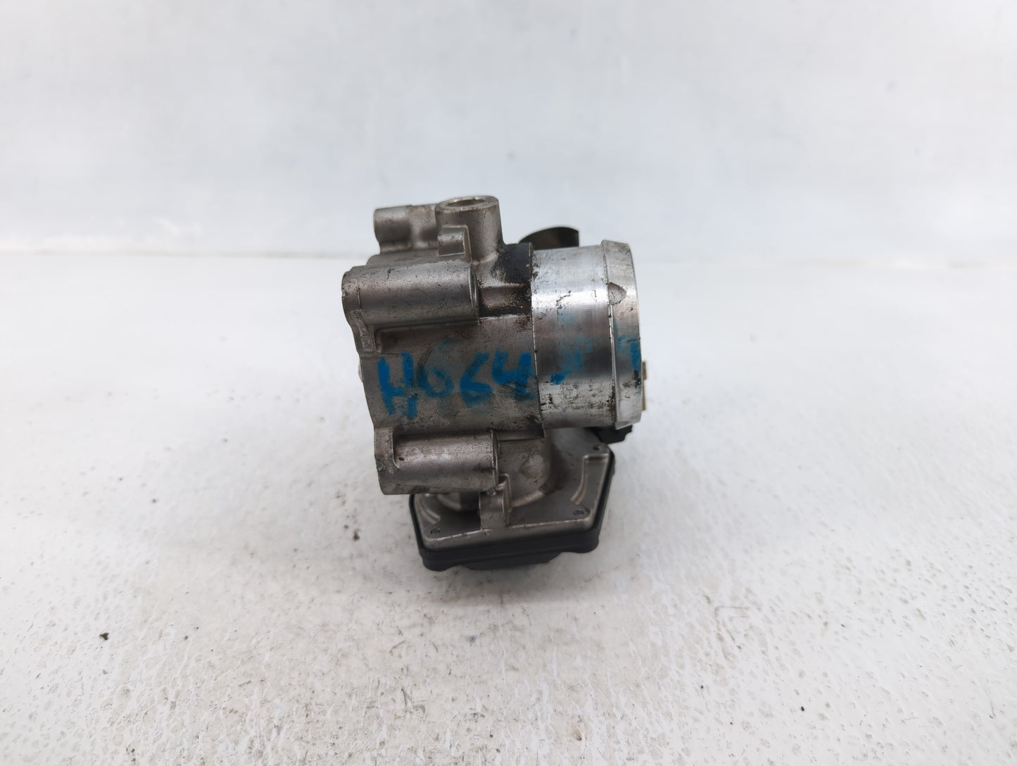 2014-2020 Ford Fusion Throttle Body P/N:DS7G-9F991-BB Fits Fits 2014 2015 2016 2017 2018 2019 2020 OEM Used Auto Parts - Oem